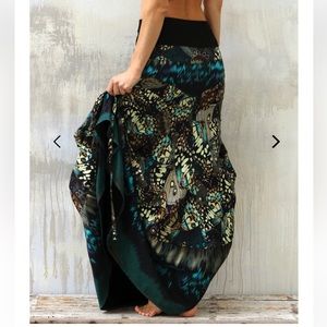 SHOVAVA FLUTTER MAXI SKIRT